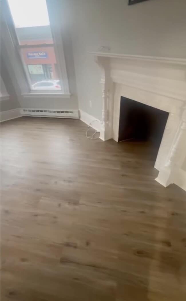 Photo - 452 Main St Unit 4