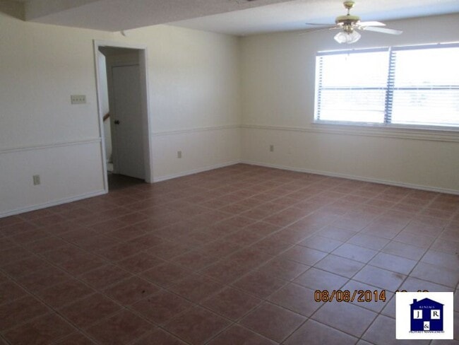 Photo - 749 Sunset Dr