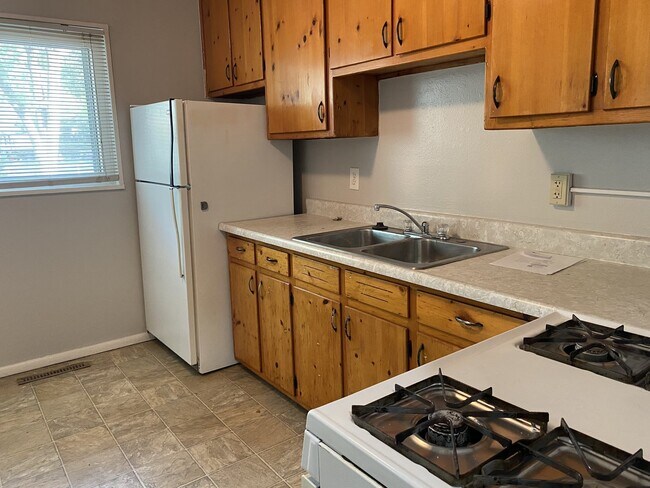 Photo - 2 bedroom duplex - Illinois