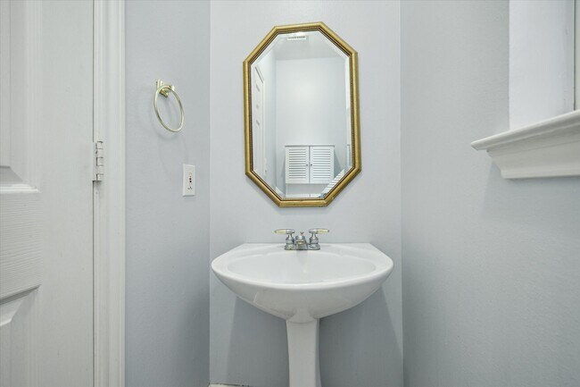 Photo - 1522 Castle Ct