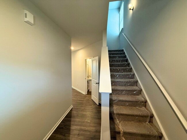 Photo - 144 Gervais Cir