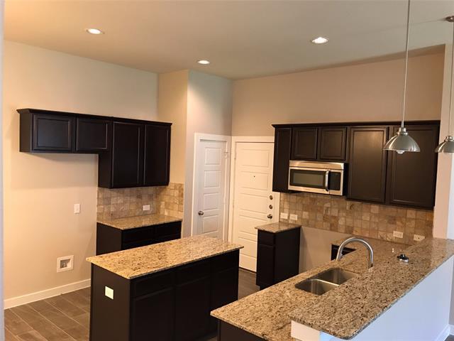 Photo - 906 Skyview Dr