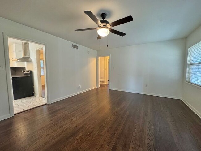 Photo - 103 Park Cir