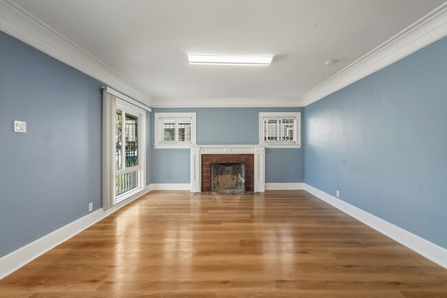 Photo - 1174 N Alexandria Ave