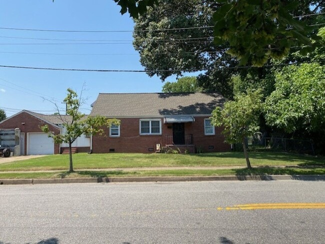 Building Photo - Brandon Place Rental