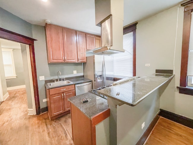 Photo - 2825 N Francisco Ave Unit 2