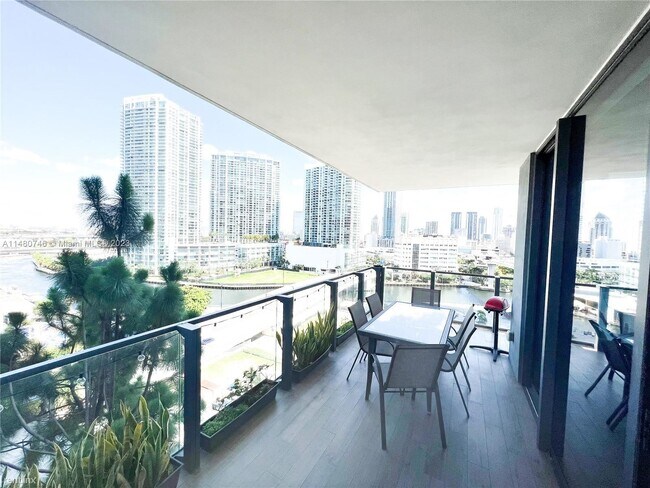 Photo - 2 br, 2.5 bath House - 68 SE 6th St Apt 812