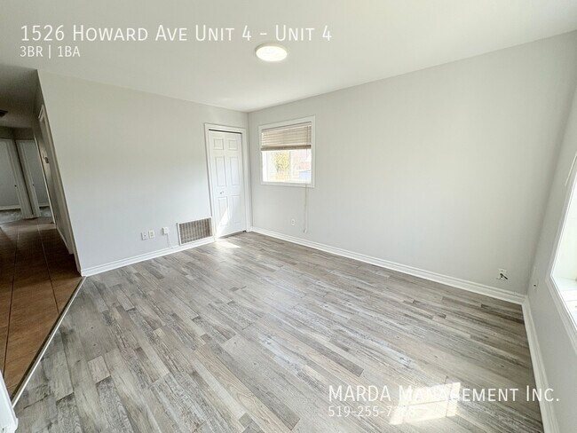 Photo - SPACIOUS 3BEDROOM/1BATH UPPER UNIT +UTILITIES Unité 4