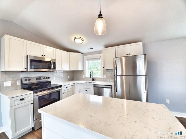 Building Photo - 5 Isaacs St Unit 3B