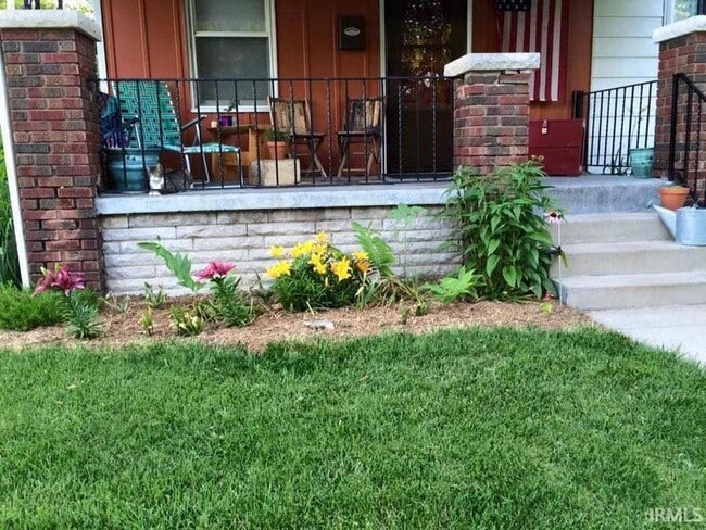 Photo - 111 N Elm St