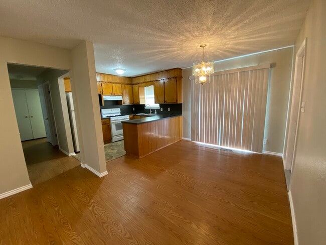 Photo - 2815 Circle Dr