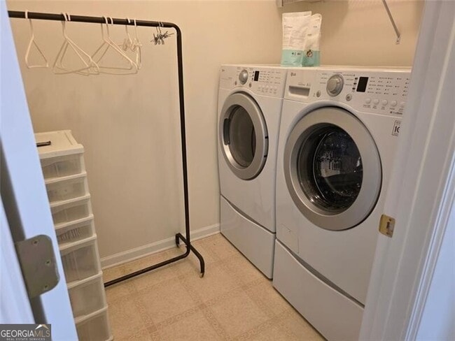 Photo - 3828 Dandridge Way NW