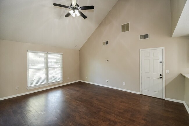 Photo - 12748 Beaubien Rd