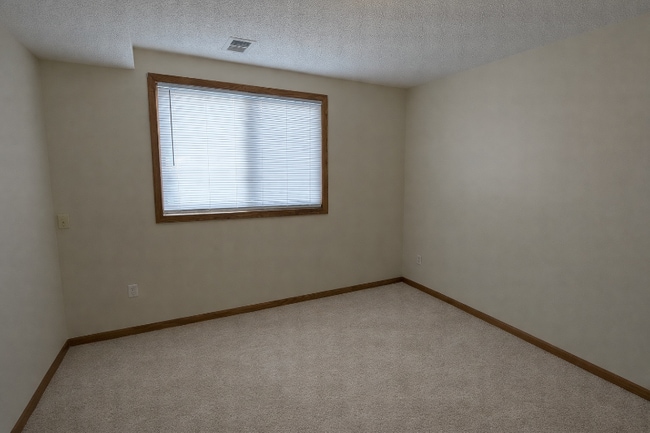 Photo - 10563 Martin St NW