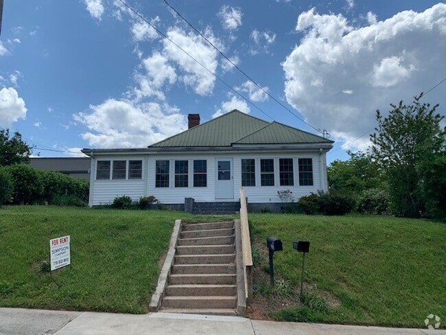 Building Photo - 3 Bedroom Historic Gainesville Home