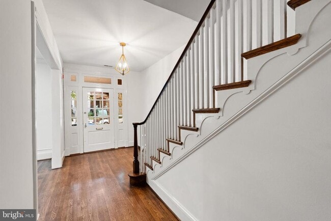 Photo - 2814 Bellevue Terrace NW