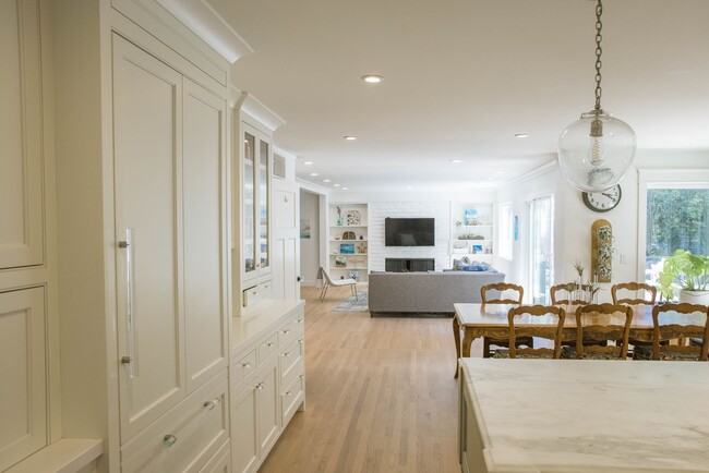 Photo - Fabulous spacious home, Great Highlands cul de sac, easy commute, exceptional Cupertino Schools!