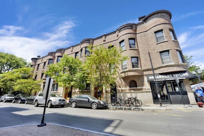 Building Photo - 3 bedroom in Chicago IL 60613 Unit 2 Rental