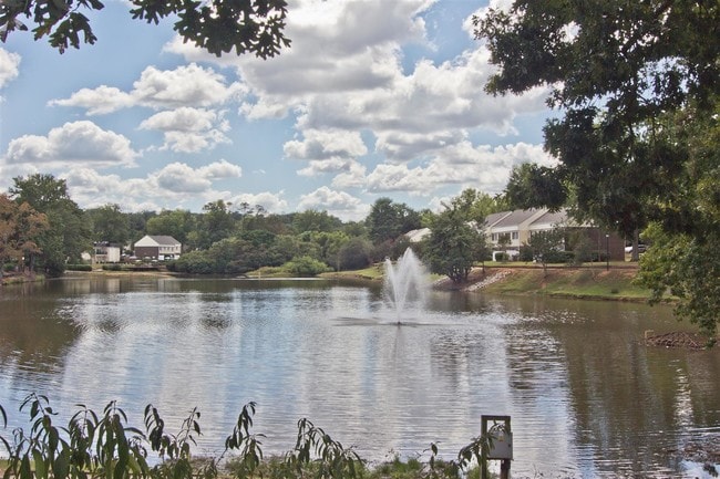 Photo - Lakecrest Apartments