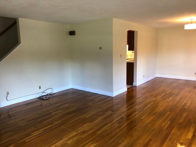 Photo - 132 Emerson Gardens Rd Unit 132