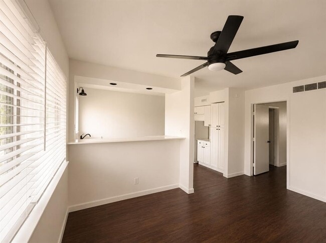 Photo - 3304 Red River St Unit 203