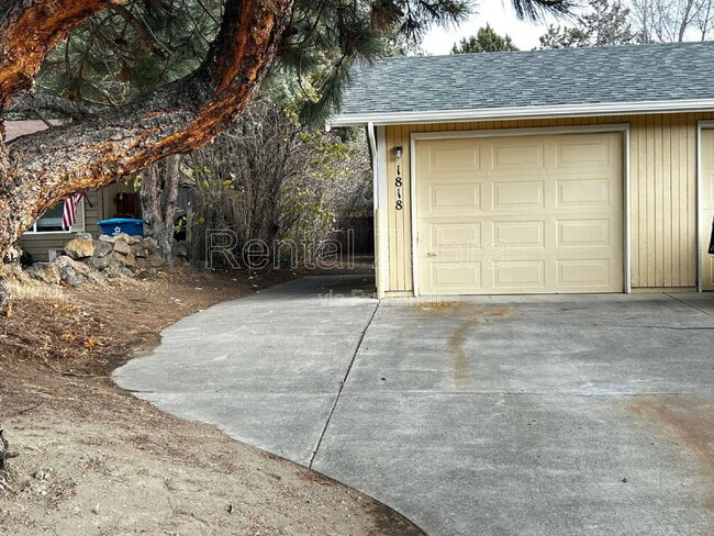 Building Photo - 1818 NE Wichita Way Unit 1818