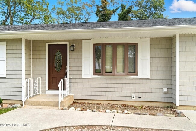 Photo - 501 Silverton Rd