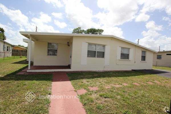 Building Photo - 3360 NW 6th St Rental