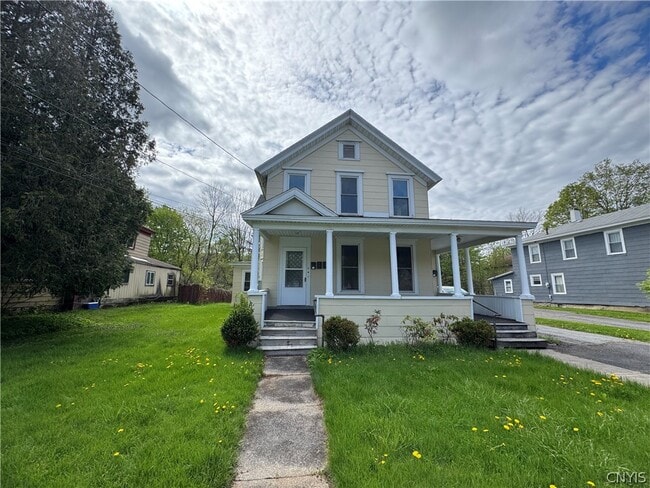 Building Photo - 1714 Valley Dr
