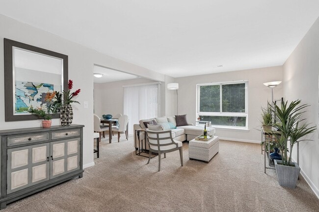 Building Photo - Hermitage Square Rental
