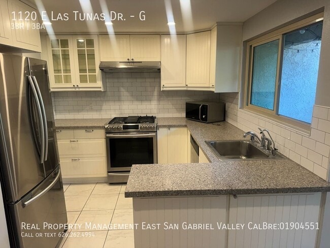 1120 E Las Tunas Dr
