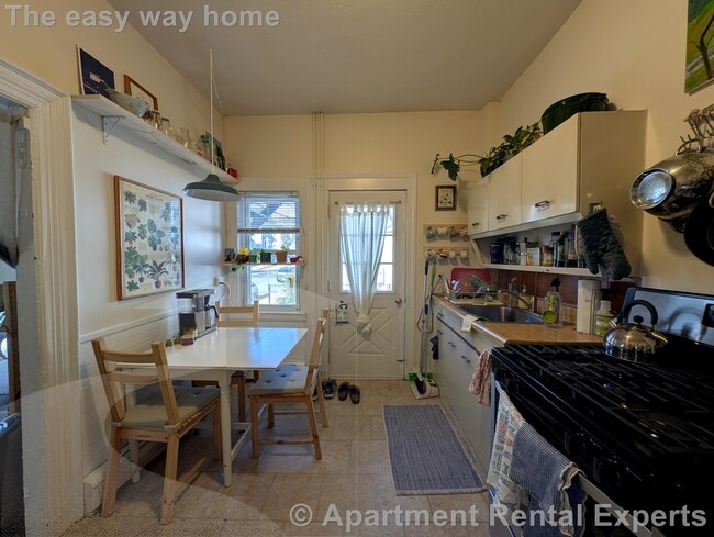 Photo - 2 Evergreen Square Unit #1