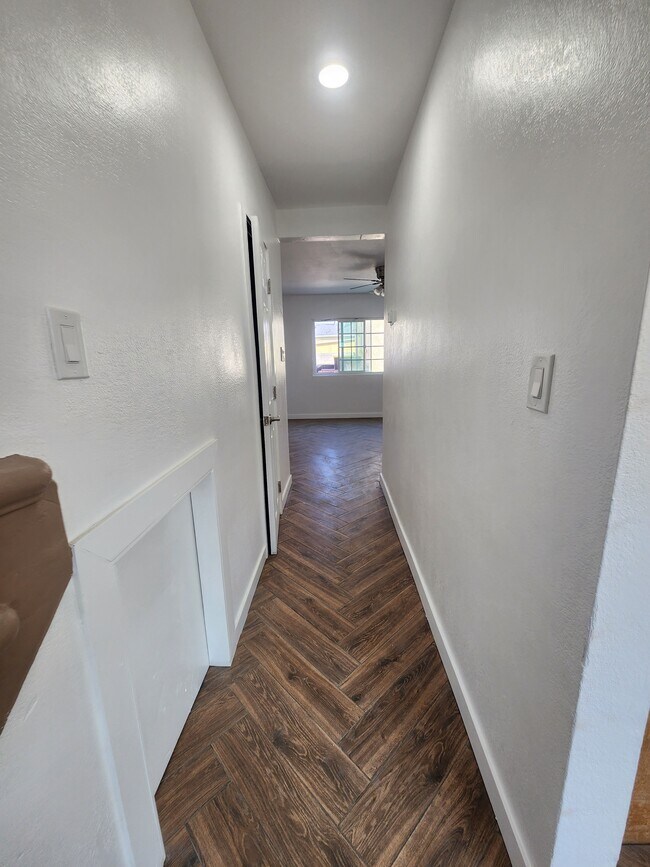 Photo - 2717 Independence Ave