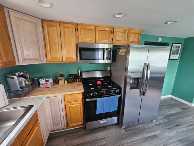 Photo - 323 E 2nd Ave