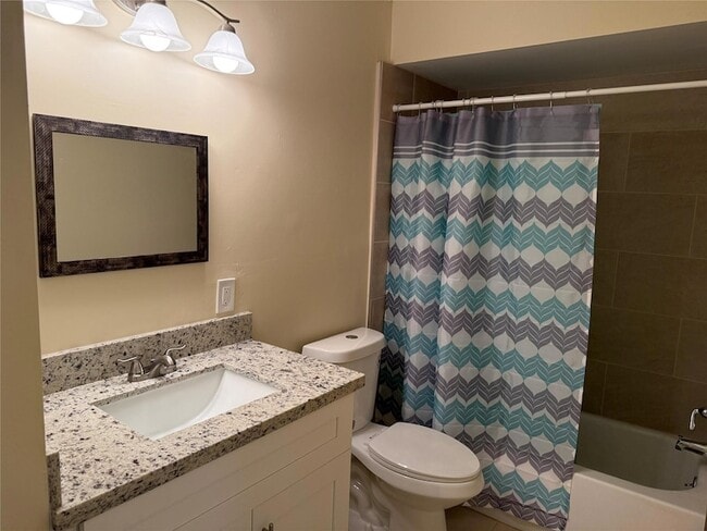 Photo - 1450 N Riverside Dr Unit 208