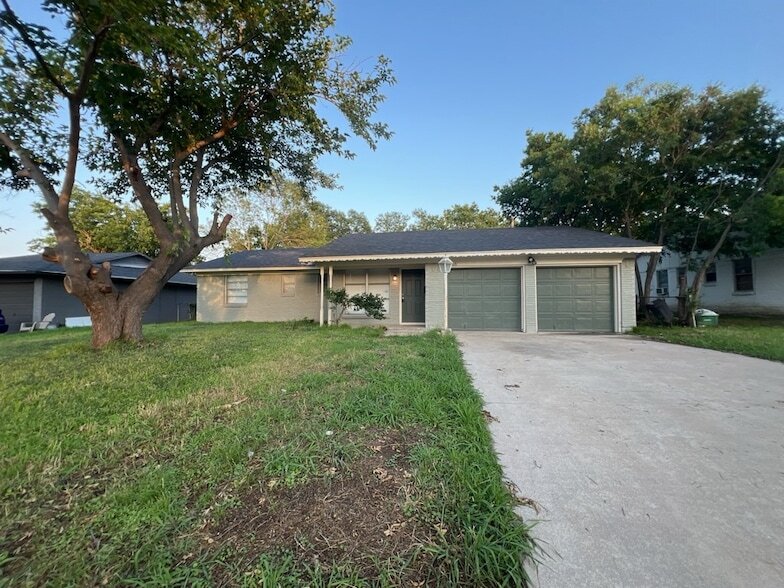 Photo - 3316 Shorewood Dr Casa