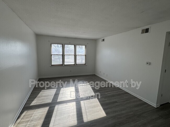 Photo - 1039 5th St Unit 2