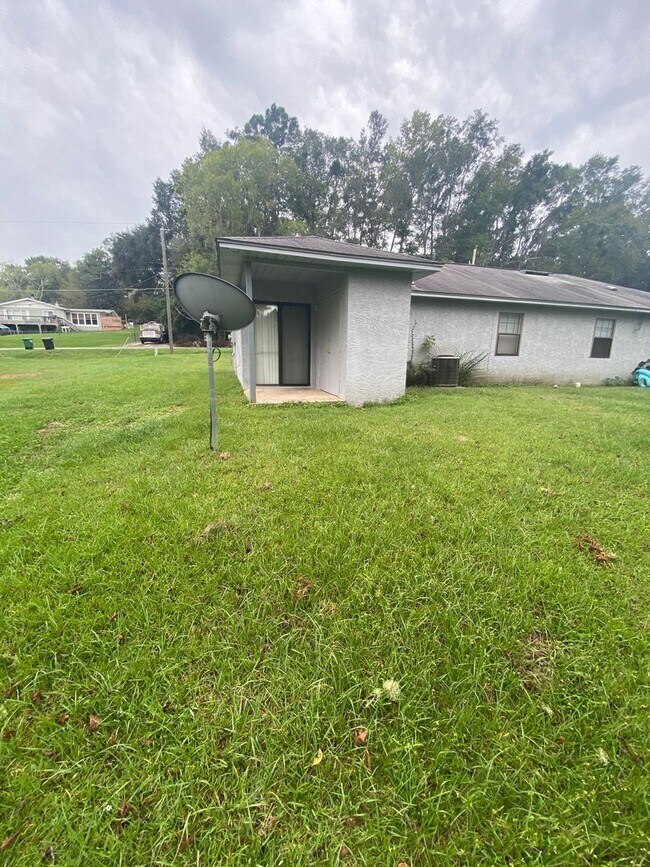 Photo - Duplex In Lake Jackson
