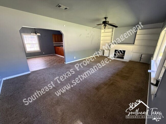 Photo - 3255 Charles St