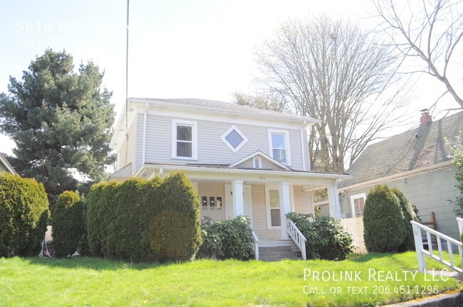 Photo - 5616 Brooklyn Ave NE Unidad B