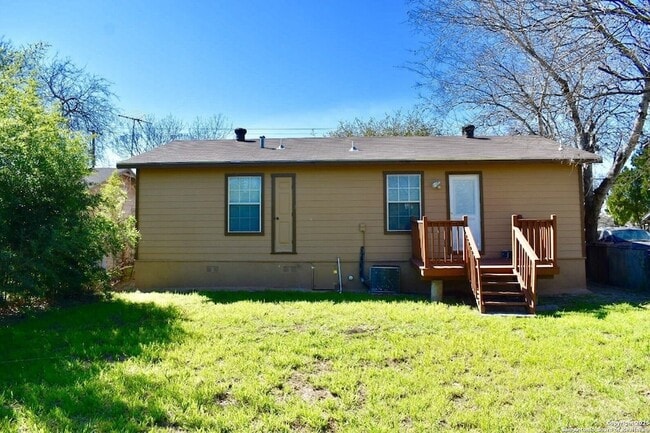 Photo - 1758 Amanda St