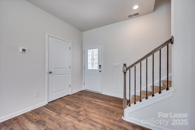 Photo - 587 King Clover Ln