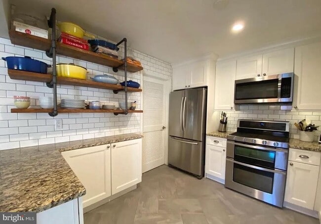 Photo - 15 Andover Pl