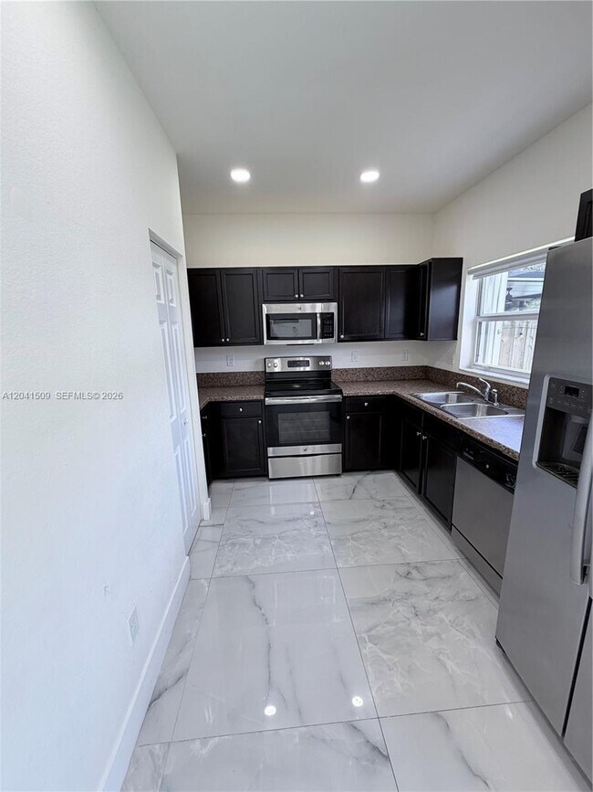 Photo - 268 SE 31st Ave