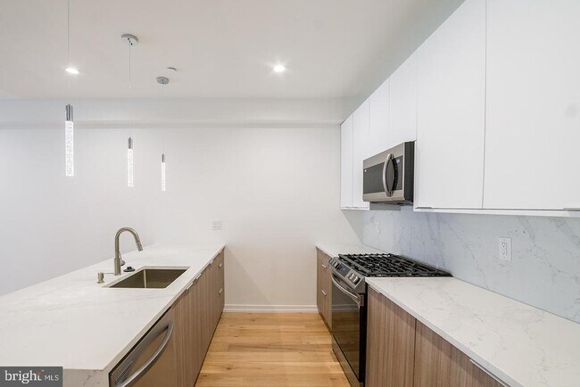 Photo - 119 Greenwich St