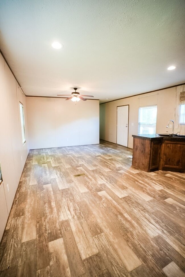 Photo - 1007 Alexandria Rd SW