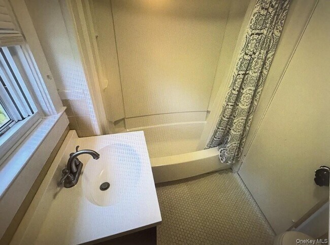 Photo - 2 Orchard Neck Rd