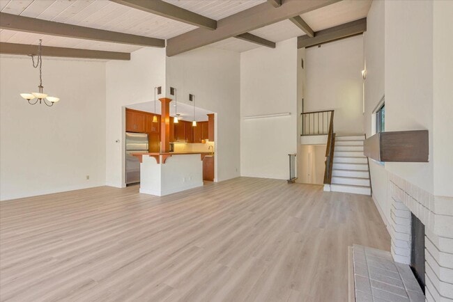 Photo - 140 Sand Hill Cir