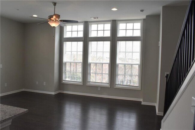 Photo - 225 Britten Pass