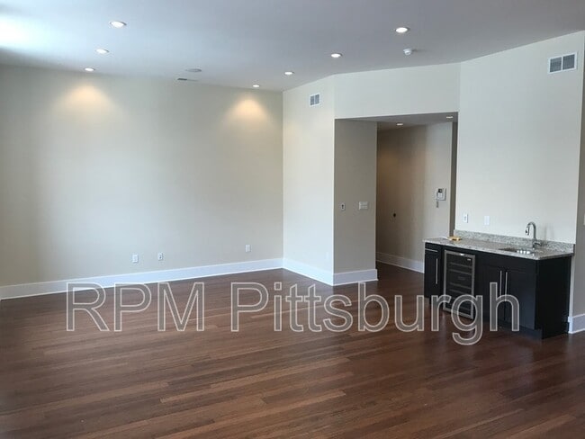 Photo - 1822 Harcum Wy